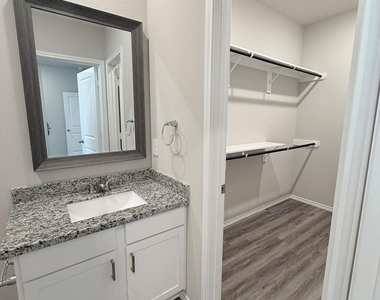 11606 Vistawood Street - Photo Thumbnail 10