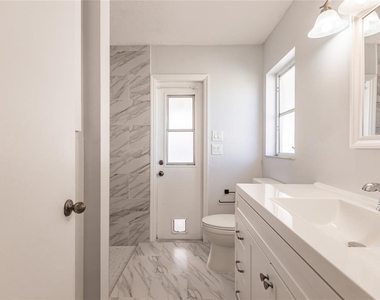 11065 Waterford Avenue - Photo Thumbnail 24