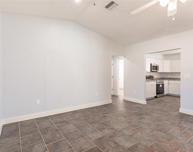 11065 Waterford Avenue - Photo Thumbnail 13