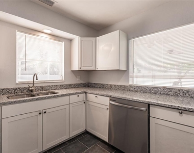 11065 Waterford Avenue - Photo Thumbnail 17