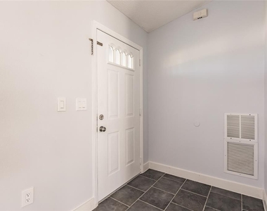 11065 Waterford Avenue - Photo Thumbnail 6