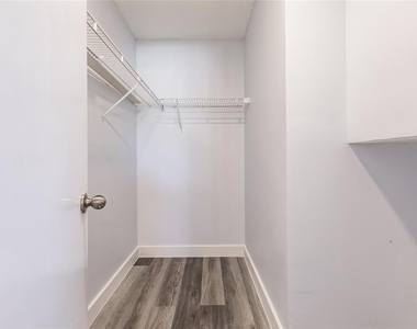11065 Waterford Avenue - Photo Thumbnail 22