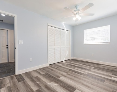 11065 Waterford Avenue - Photo Thumbnail 27