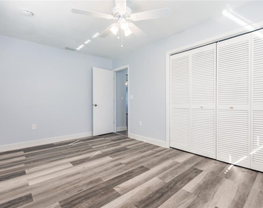 11065 Waterford Avenue - Photo Thumbnail 28
