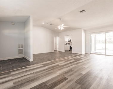 11065 Waterford Avenue - Photo Thumbnail 8