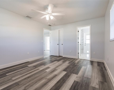 11065 Waterford Avenue - Photo Thumbnail 20