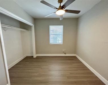 706 E Flora Street - Photo Thumbnail 12