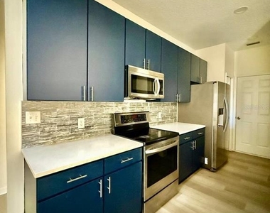 8530 Alexandra Arbor Lane - Photo Thumbnail 13