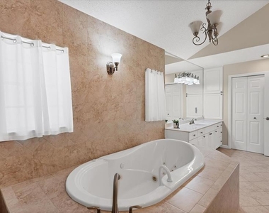 120 Sands Point Drive - Photo Thumbnail 18