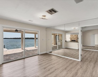 120 Sands Point Drive - Photo Thumbnail 12