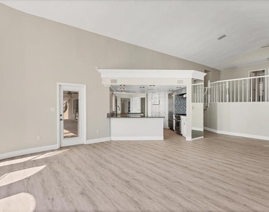 120 Sands Point Drive - Photo Thumbnail 8
