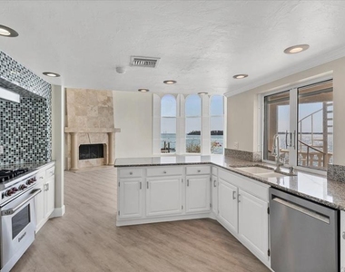 120 Sands Point Drive - Photo Thumbnail 10