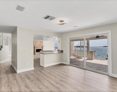 120 Sands Point Drive - Photo Thumbnail 13