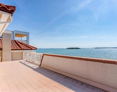120 Sands Point Drive - Photo Thumbnail 31