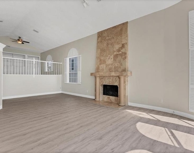 120 Sands Point Drive - Photo Thumbnail 7