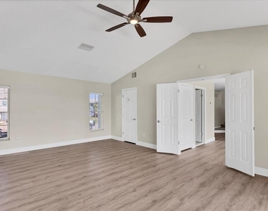120 Sands Point Drive - Photo Thumbnail 16