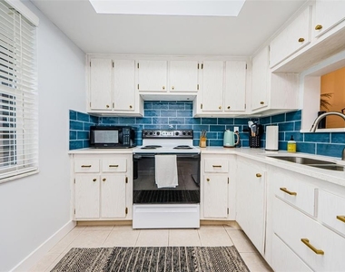 601 N Hercules Avenue - Photo Thumbnail 12