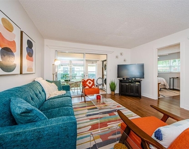 601 N Hercules Avenue - Photo Thumbnail 2
