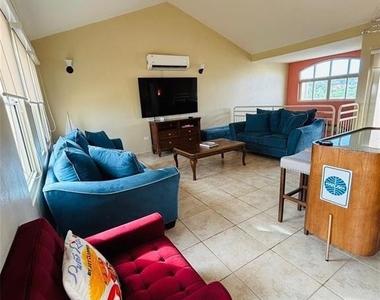 285 Palmas Inn Drive - Photo Thumbnail 15