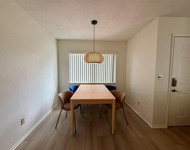 5202 Waterview Way - Photo Thumbnail 8
