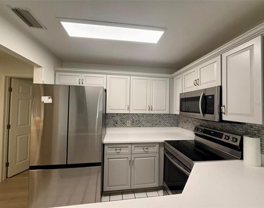 5202 Waterview Way - Photo Thumbnail 12