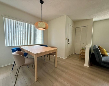 5202 Waterview Way - Photo Thumbnail 7
