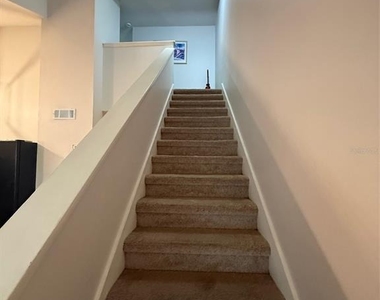 1009 Westside Drive - Photo Thumbnail 12