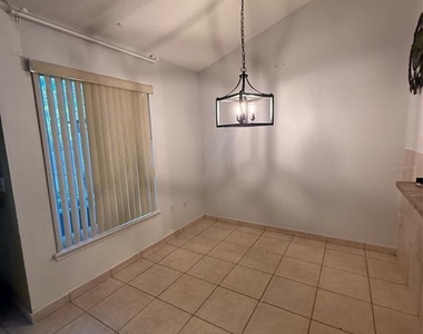 1009 Westside Drive - Photo Thumbnail 9