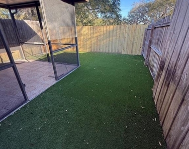 1009 Westside Drive - Photo Thumbnail 16