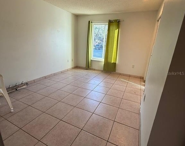 1009 Westside Drive - Photo Thumbnail 5