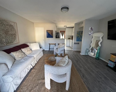 151 N Orlando Avenue - Photo Thumbnail 4