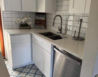 151 N Orlando Avenue - Photo Thumbnail 8