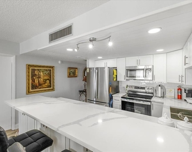 2947 S Atlantic Avenue - Photo Thumbnail 3