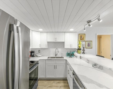 2947 S Atlantic Avenue - Photo Thumbnail 6