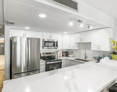 2947 S Atlantic Avenue - Photo Thumbnail 4