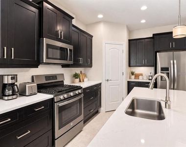 12335 Whisper Lake Drive - Photo Thumbnail 8