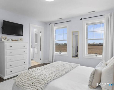 930 Reef Road - Photo Thumbnail 10