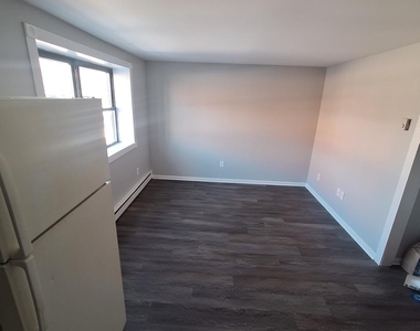 217 Hollister Avenue - Photo Thumbnail 4