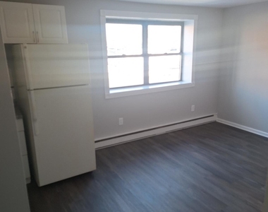 217 Hollister Avenue - Photo Thumbnail 5