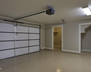 410 Thorn Avenue - Photo Thumbnail 17