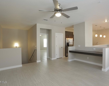 410 Thorn Avenue - Photo Thumbnail 10