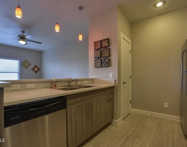 410 Thorn Avenue - Photo Thumbnail 29