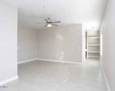 410 Thorn Avenue - Photo Thumbnail 14