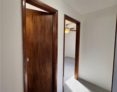 927 Vance Ave Unit A - Photo Thumbnail 8