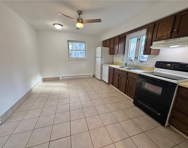 927 Vance Ave Unit A - Photo Thumbnail 2