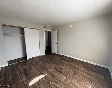 2967 Juniper Hills Boulevard - Photo Thumbnail 7