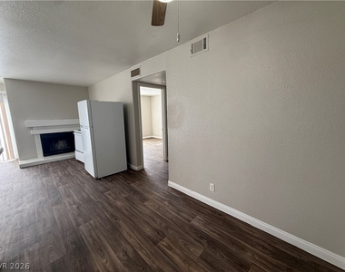 2967 Juniper Hills Boulevard - Photo Thumbnail 5