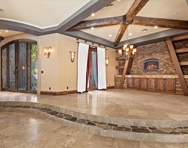 514 Mandalay Court - Photo Thumbnail 20