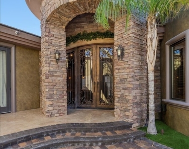 514 Mandalay Court - Photo Thumbnail 6