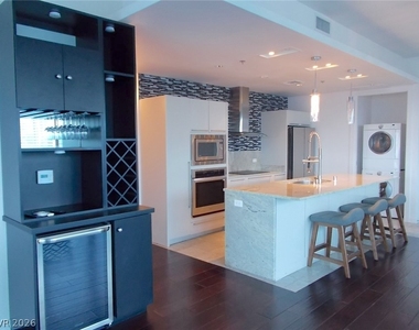 4471 Dean Martin Drive - Photo Thumbnail 3